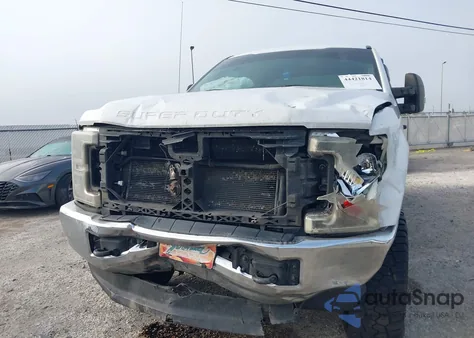 2017 Ford F-250 Xl z USA, uszkodzony, nr VIN 1FT7X2BT4HEC51499